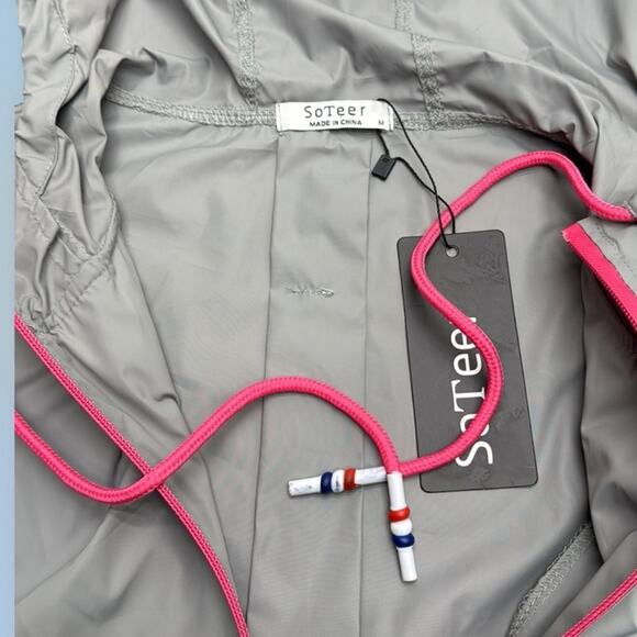 SOTEER Women’s Medium Gray Pink Black Full Zip Windbreaker Jacket - Picture 3 of 5